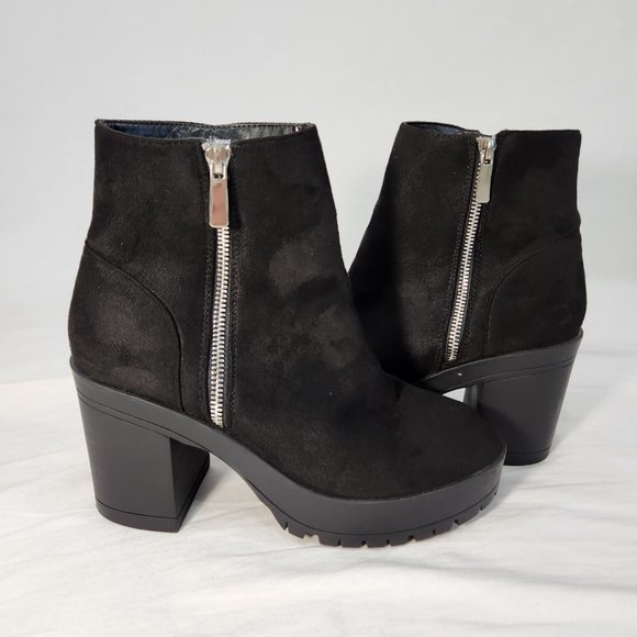 FRENCH CONNECTION Black Jasmine Lug Sole Vegan Side Zip Booties Size 8 LIKE NEW! - Picture 7 of 16